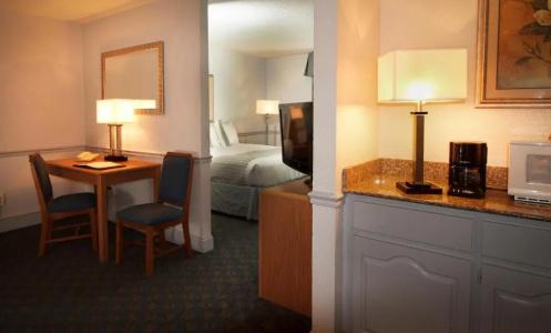 Comfort Inn Savannah - 54