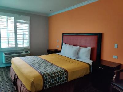 Lyfe Inn & Suites By Aga - Lax Airport - 48