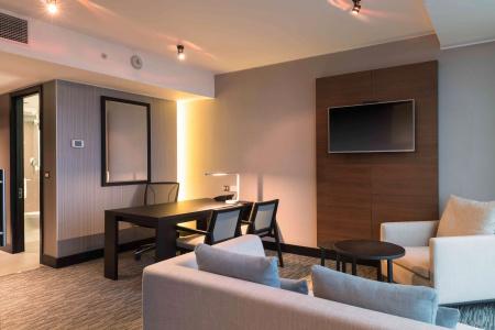 Hilton Garden Inn - 3