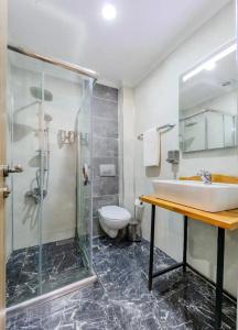 La Pazza Suites - 40