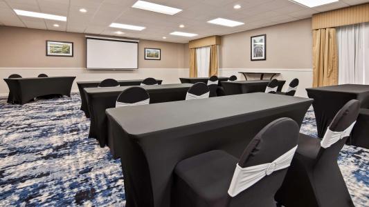 Best Western Plus Airport - Kci East - 19
