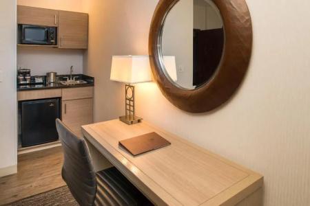 DoubleTree by Hilton - 78