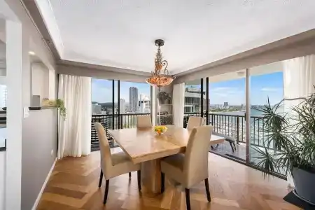 De Ville - 26