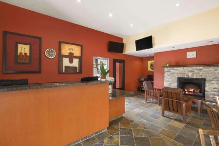Days Inn & Suites by Wyndham - 13
