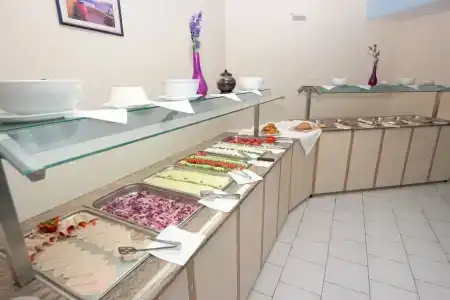 Larisa Boutique - 10