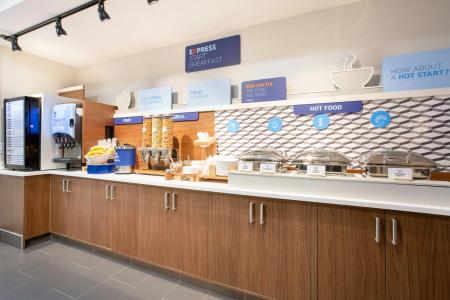 Holiday Inn Express & Suites, an IHG - 29