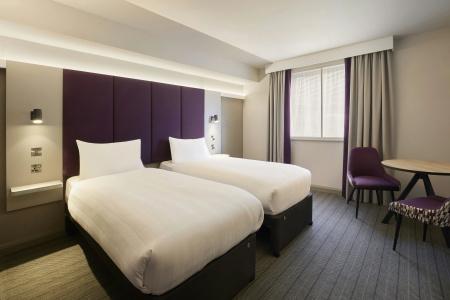 Premier Inn Hampstead - 3