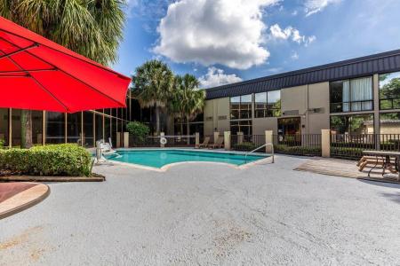 Red Roof Inn Plus+ & Suites Houston – Iah Airport Sw - 21