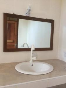 Mnana Beach Bungalows - 5