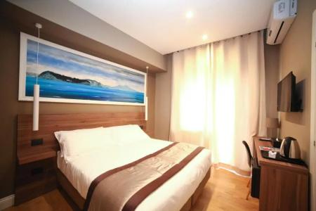 7th Floor Suite - 54