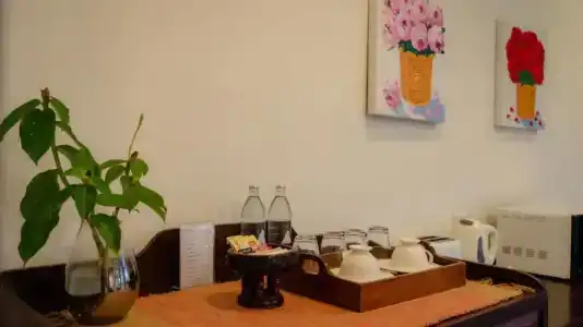 Cheva Gallery Boutique - 173