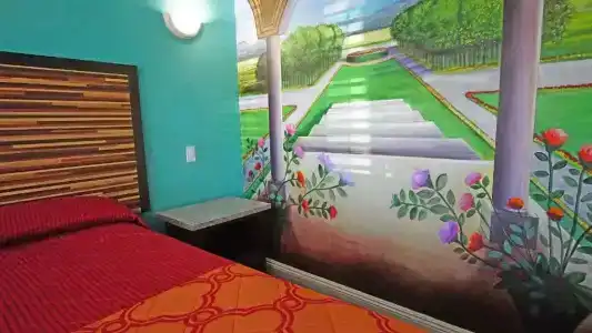 Lincoln - Los Angeles, Hollywood Area - 18