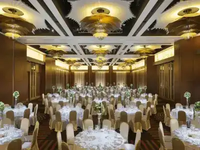 Crown Promenade - 18