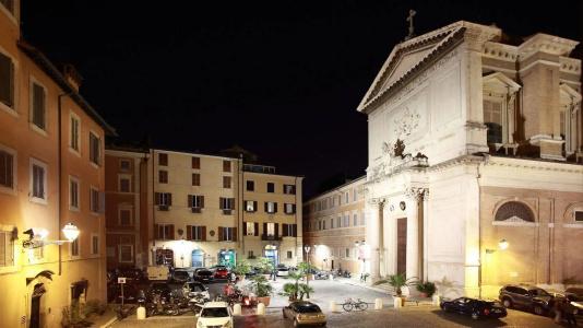 Coronari Courtyard - 1