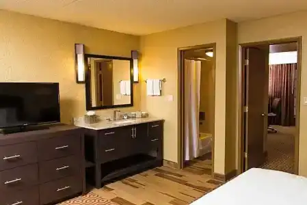 DoubleTree Suites by Hilton Tucson-Williams Center - 46