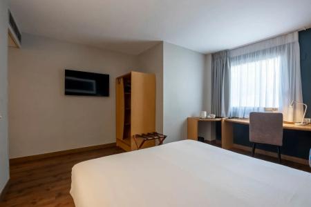 Travelodge Alicante Puerto - 30