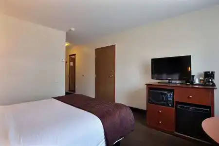 Super 8 by Wyndham - 0