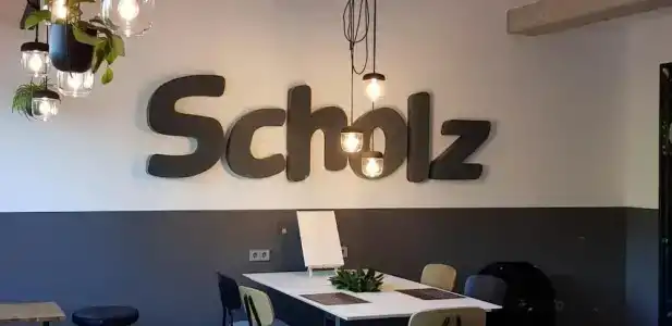 Scholz - 24