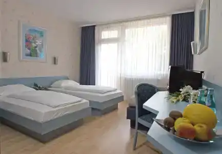 Astoria - 4