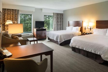 Hampton Inn & Suites-Downtown - 2