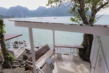 Phi Phi Cozy Seafront Resort - 112