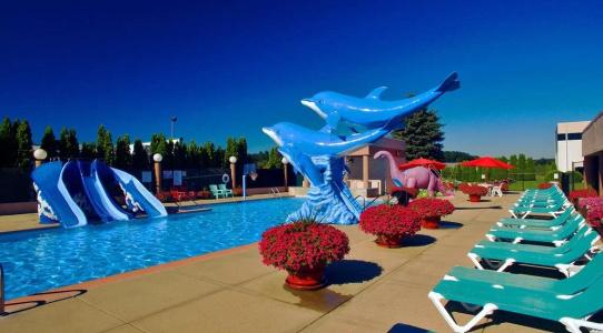 Grand Marquis Waterpark & Suites - 7