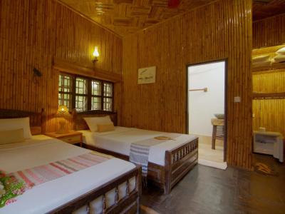 Palm Village Resort & Spa - 4