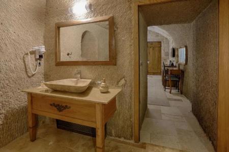 Hera Cave Suites - 111