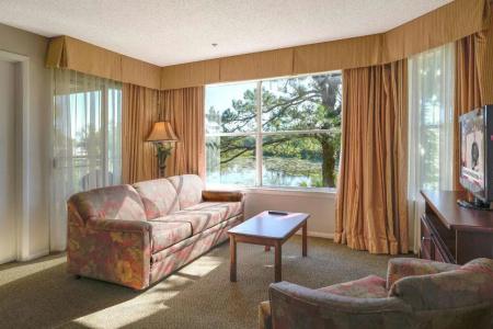 Parc Corniche Condominium Suites - 34