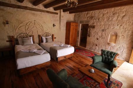 Sarnich Cave Suites - 40