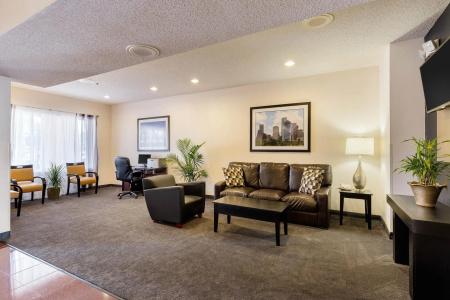 Quality Inn & Suites West Chase - 1