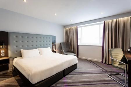 Premier Inn Pacific Quay - 32