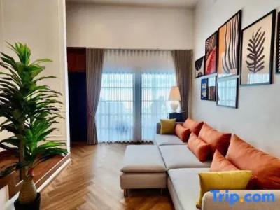 Sleep Walker Poshtel - 83