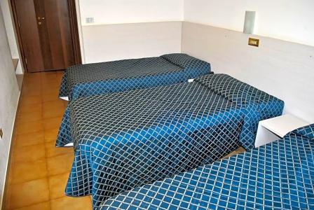 Auto Park Con Ristorante Interno e Grande Parcheggio Gratuito - 27
