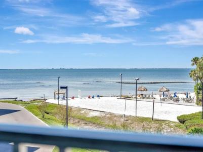 DoubleTree by Hilton Tampa Rocky Point Waterfront - 61