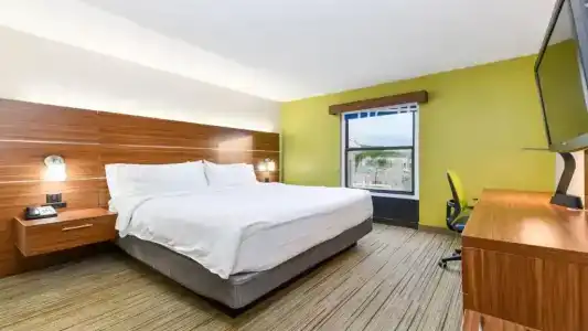 Holiday Inn Express & Suites, An Ihg - 56