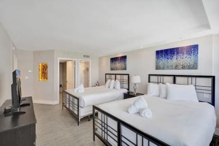 The Alexander All Suites - 719