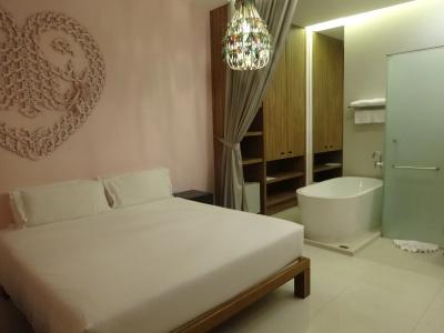 Pimnara Boutique - 42