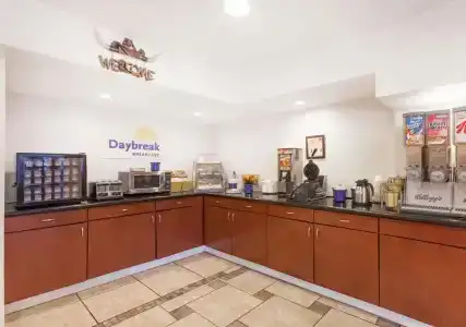 Days Inn by Wyndham Austin/University/Downtown - 15
