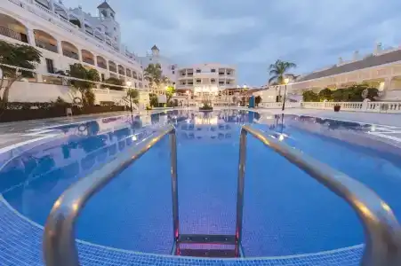 Hollywood Mirage - Excels & Resorts - 24