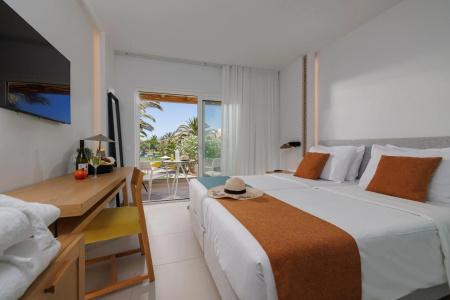 Anissa Beach - 4