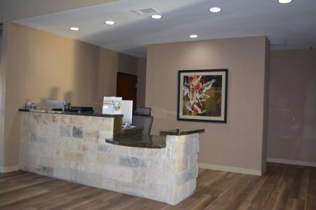 Microtel Inn & Suites by Wyndham College Station - 11