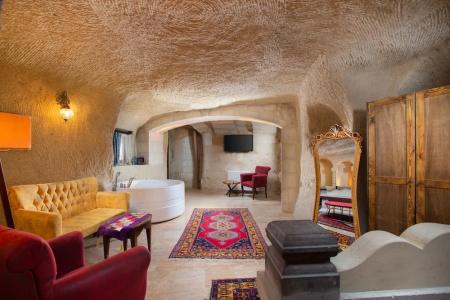 CARNA CAVE - 11