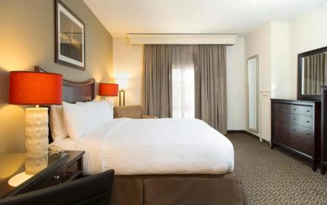 DoubleTree Suites by Hilton - 38