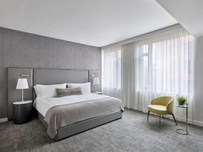 Smyth Tribeca - 84