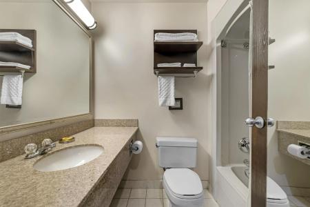 Best Western Plus Stoneridge Inn & Conference Centre Ontario - 50