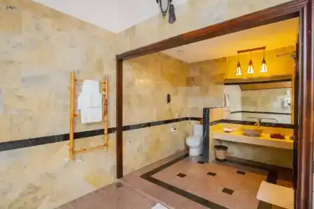 Diamond Bay Resort & Spa - 229