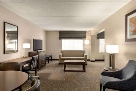 Wingate by Wyndham - 3