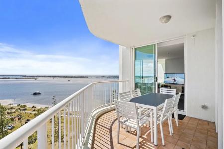 Crystal Bay On The Broadwater - 427