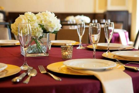 Hampton Inn & Suites - 16